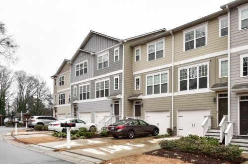 1025 Liberty Pkwy, Atlanta GA 30318-9376 exterior