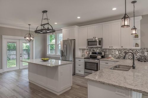 105 Genesee St, Tampa FL  33603-3825 exterior