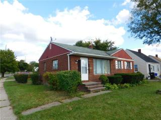 4181 Lee Rd, Cleveland OH  44128-2453 exterior