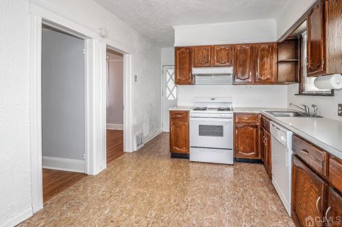 42 Leick Ave, Carteret NJ 07008-2841 exterior