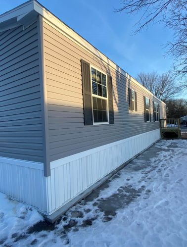 29 Hazel Dr, Concord NH 03301-3426 exterior