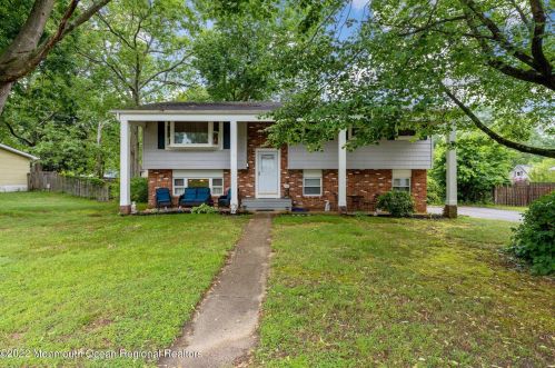 13 Louisiana Pkwy, Jackson Twp, NJ 08527-2143