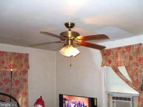 242 Avon Rd, Chester PA 19015-3308 exterior