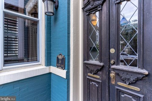 16 Seaton Pl, Washington, DC 20002-1516