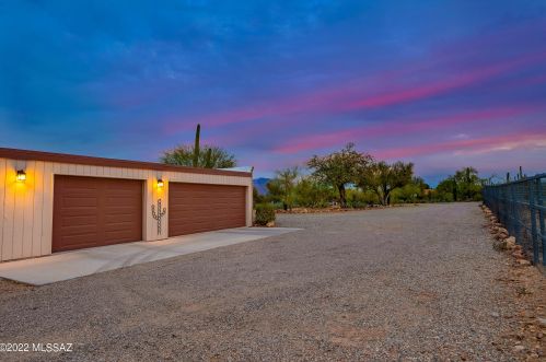 7117 Camino De Los Caballos, Tucson AZ 85743-9689 exterior