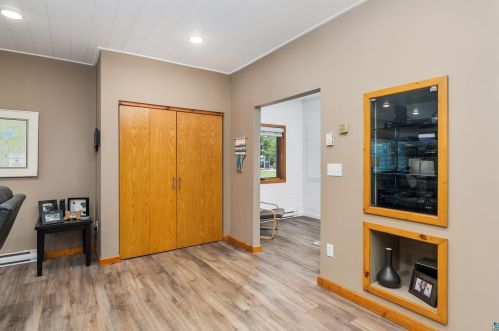 6649 Is Bch Dr, Duluth MN 55803-9379 exterior