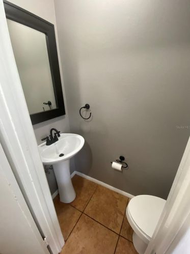 13913 Fletchers Mill Dr, Tampa FL 33613-4118 exterior