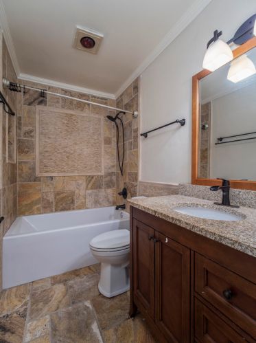 4155 Rivers Edge Cir, Milwaukee WI 53209-1122 exterior