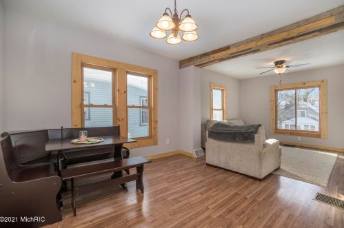 2205 Luella St, Kalamazoo MI 49001-3705 exterior