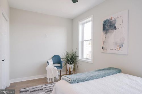 617 18th St, Washington DC 20020-6812 exterior