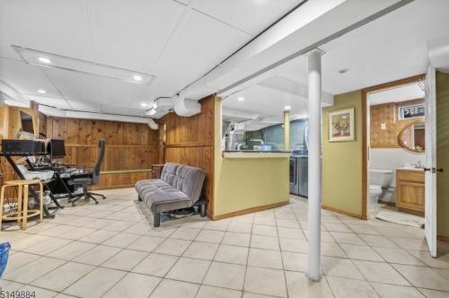 110 Blauvelt St, Teaneck NJ 07666-3862 exterior