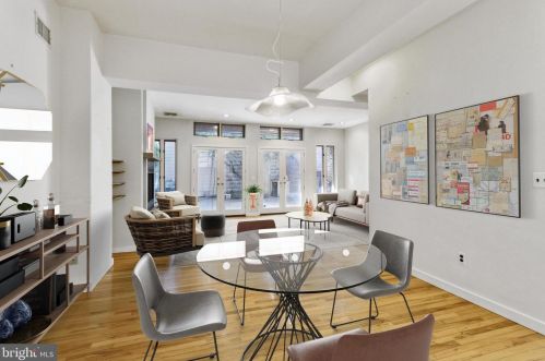 730 Bainbridge St, Philadelphia PA 19146-1807 exterior