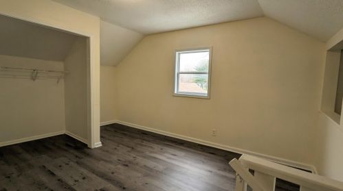 1225 Sanford St, Meskegon MI 49441-2131 exterior