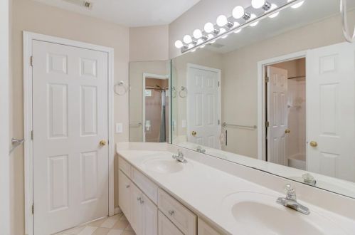 4012 Leprechan Way, Duluth GA 30097-8151 exterior