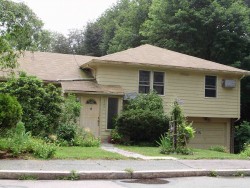 207 Brookline St, Newton, MA 02459-2802