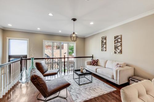 1542 Oakdale Ave, Chicago IL 60657-4024 exterior