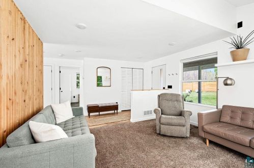 4074 Tischer Rd, Duluth MN 55803-1151 exterior