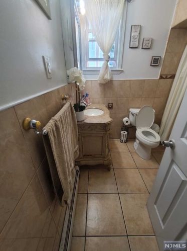 620 Madison Ave, Paterson NJ 07524-2729 exterior