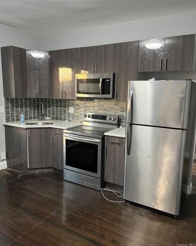 1227 222nd St, Bronx NY  10469-2613 exterior