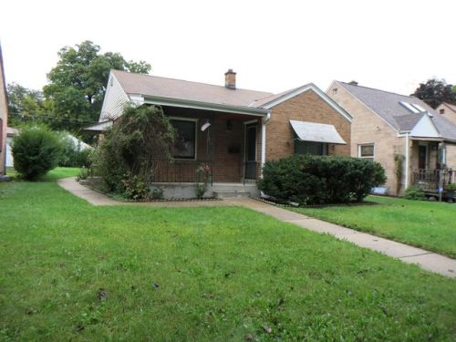 2713 49, Milwaukee WI  53219-3256 exterior