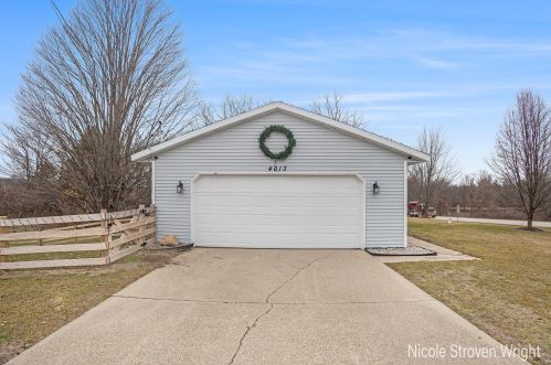 4013 8th Ave, Wyoming MI  exterior