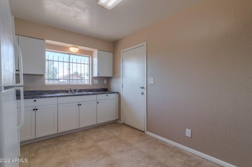 2126 Chambers St, Phoenix AZ 85040-9062 exterior