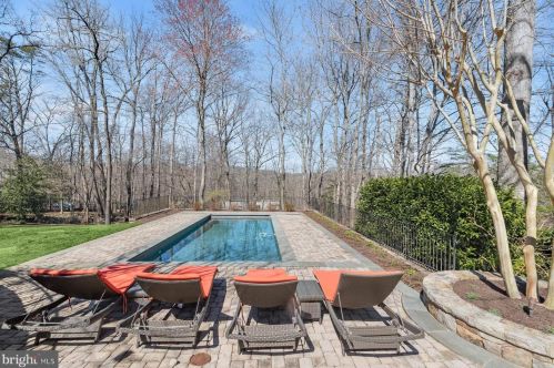 11820 Beekman Pl, Rockville MD 20854-2177 exterior