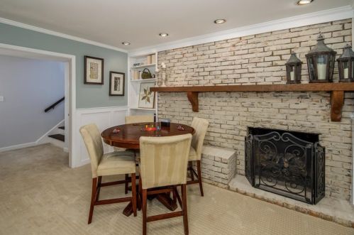 385 Castleridge Dr, Atlanta GA 30342-1312 exterior