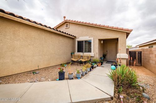 6783 Quailwood Way, Tucson AZ  85757-6923 exterior