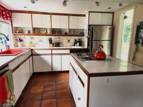 35 Main St, Clinton NJ 08809-1250 exterior