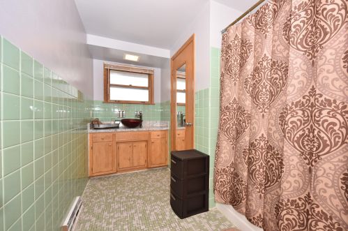 5555 56, Milwaukee WI 53218-3221 exterior