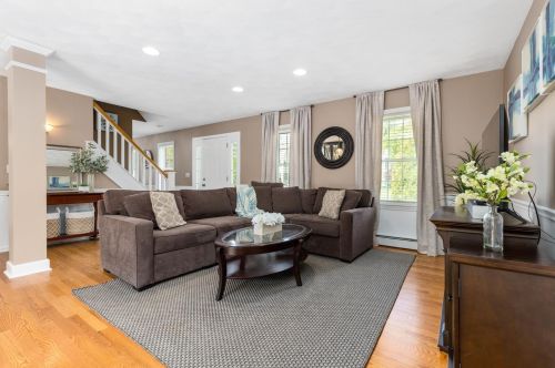 22 Greenleaf Dr, Seabrook NH 03874-4045 exterior