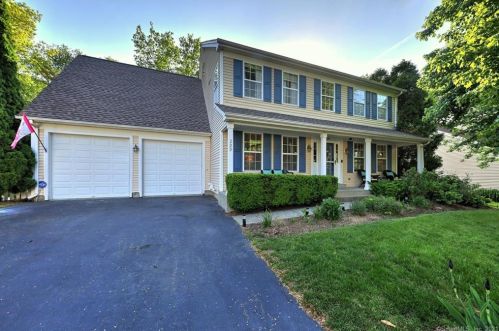 229 Oak Ridge Ln, Milford, CT 06461-1881