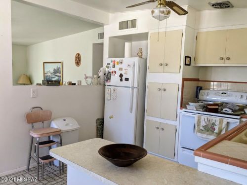 4928 Adams St, Tucson, AZ 85712-4006