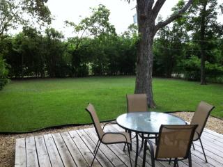 10614 Hermosa Dr, Dallas TX  75218-3119 exterior