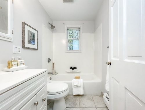 3 Johnson Ave, Peabody MA 01960-5225 exterior