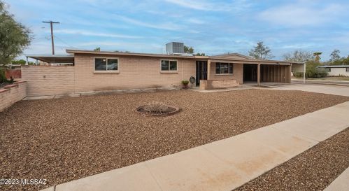 202 Radburn St, Tucson, AZ 85704-5737