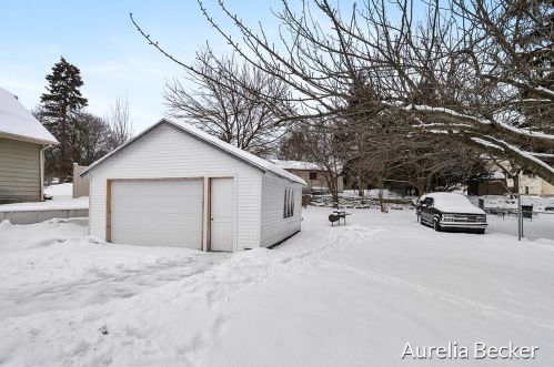 1711 Fulton St, Grand Rapids MI 49506-1814 exterior