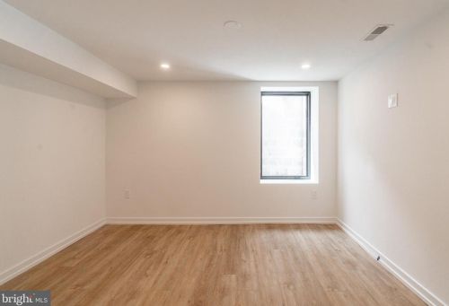 2005 Kater St, Philadelphia PA 19147-1817 exterior