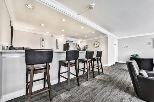 2754 Hampden Ct, Chicago IL 36200-1612 exterior