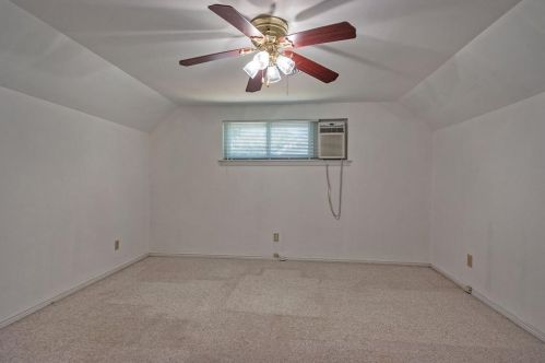 2664 Beechmont Dr, Dallas TX 75228-4224 exterior