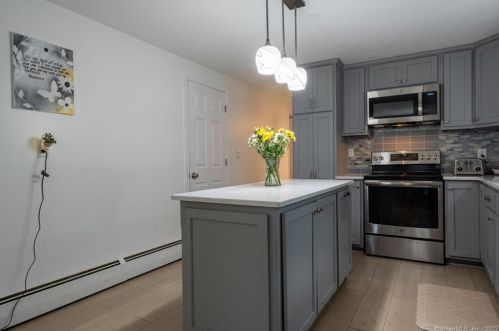 9 Pne Dr, Windsor CT 06095-3531 exterior