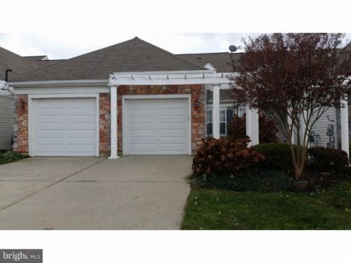 74 Sparrow Dr, Trenton NJ  08690-2461 exterior