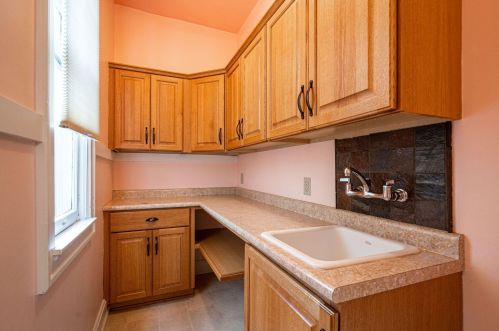 2728 Prospect Ave, Milwaukee WI 53211-3768 exterior