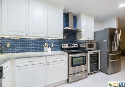 9515 Maverick Pt, San Antonio TX 78240-4049 exterior