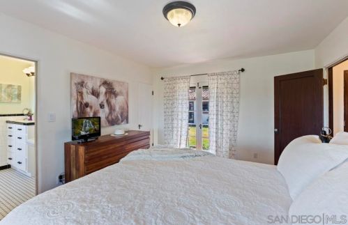 4875 Alder Dr, San Diego CA  92116-2325 exterior