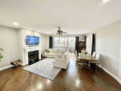 2808 Chicago Ave, Chicago, IL 60622-7833