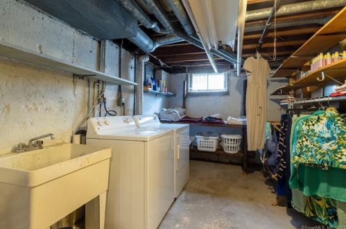 736 Hillside Ave, Hartford CT 06106-4514 exterior