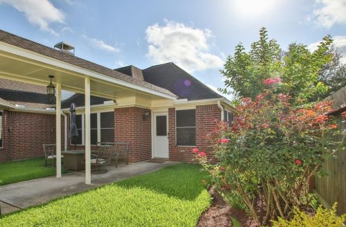 7103 Timber Post Ln, Humble TX 77346-3384 exterior