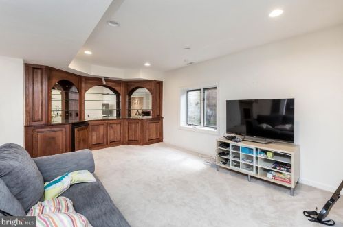 9820 Avenel Farm Dr, Rockville MD 20854-5410 exterior